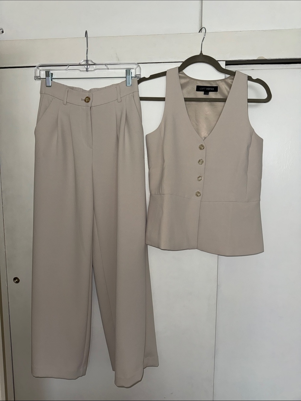 LOFT Versa Beige Vest & Pant Set